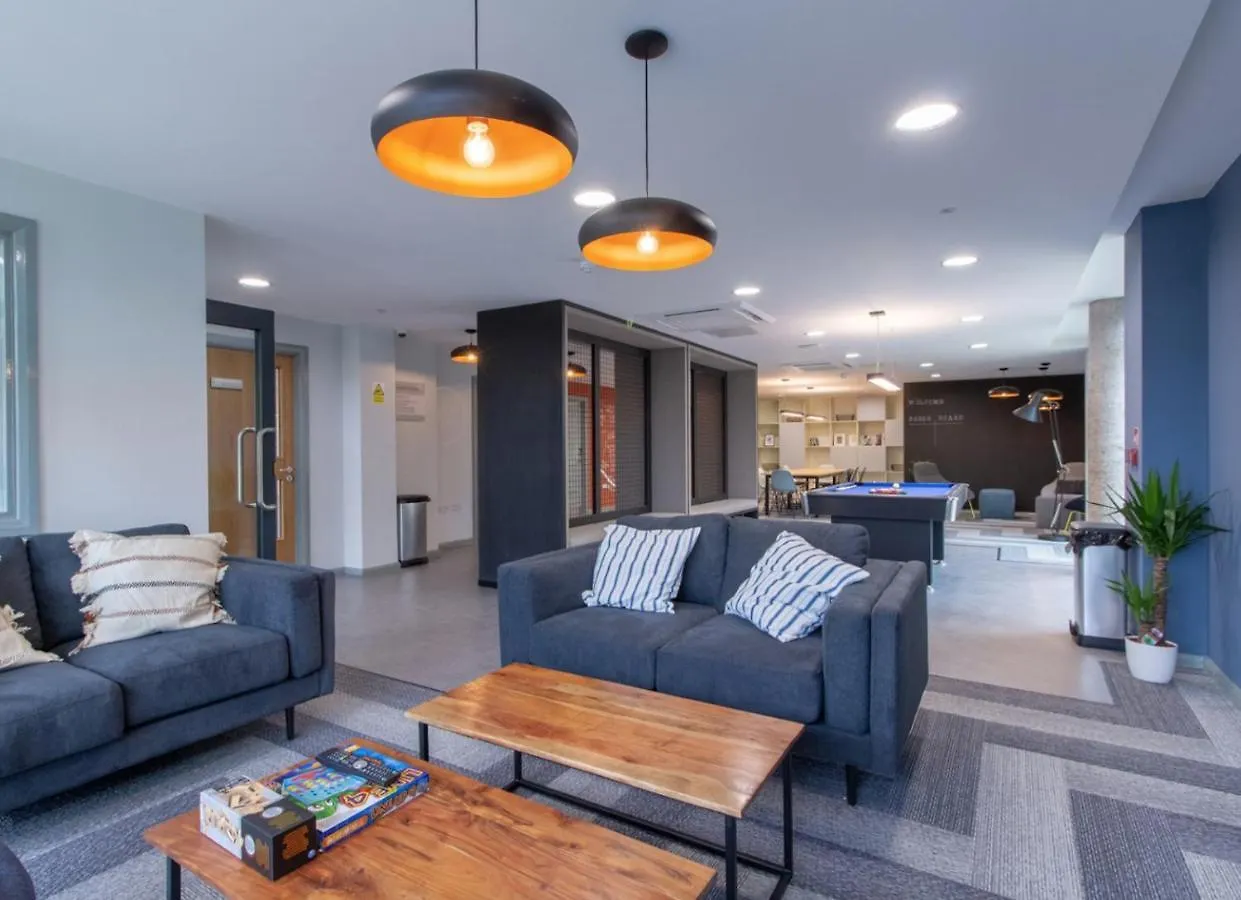 Apartment Trendy Studios For Students Only, Bath - Sk